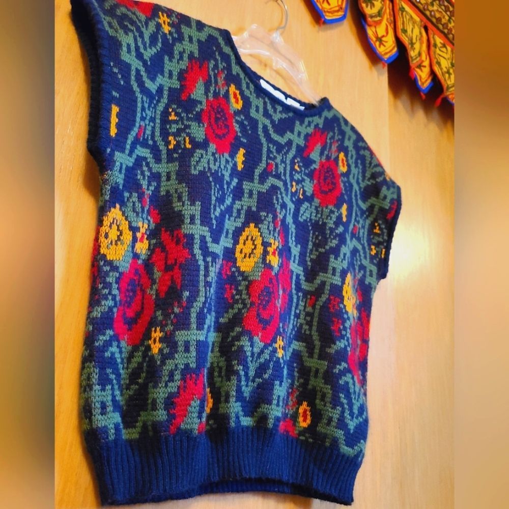 Vintage Knited Vest Medium Floral